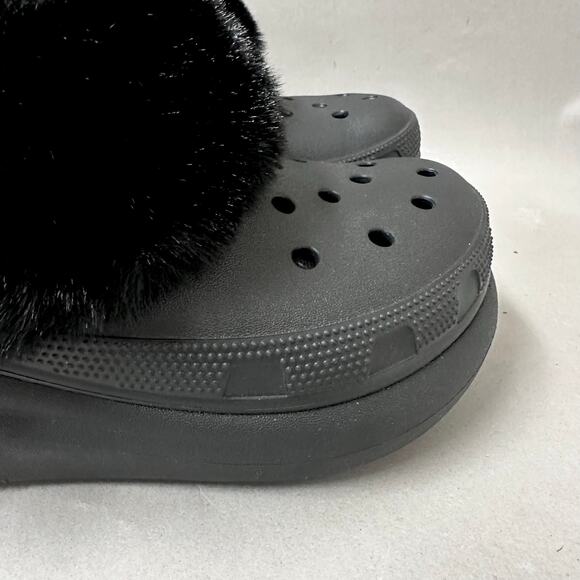 Crocs Furever Crush Platform Clog in Black Plush Women's Size 7 Mens Size 5 - Picture 6 of 15